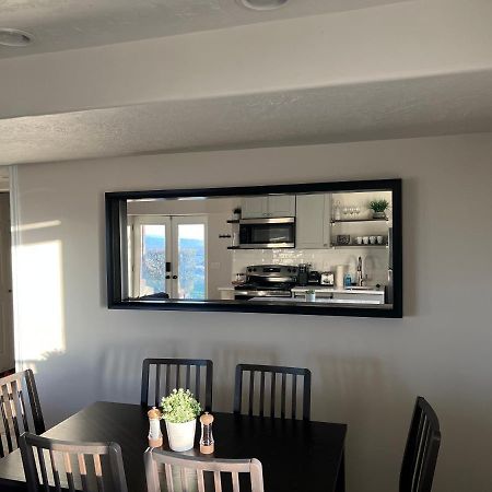 Above Ground Basement Apartment 2 Bedroom 1 B Retreat With Gorgeous View درابر المظهر الخارجي الصورة